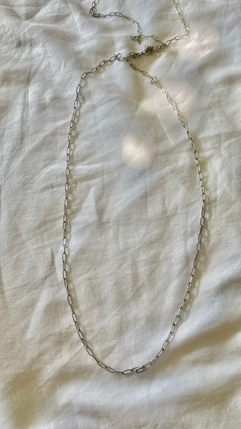 chaîne fine argentée pour charms