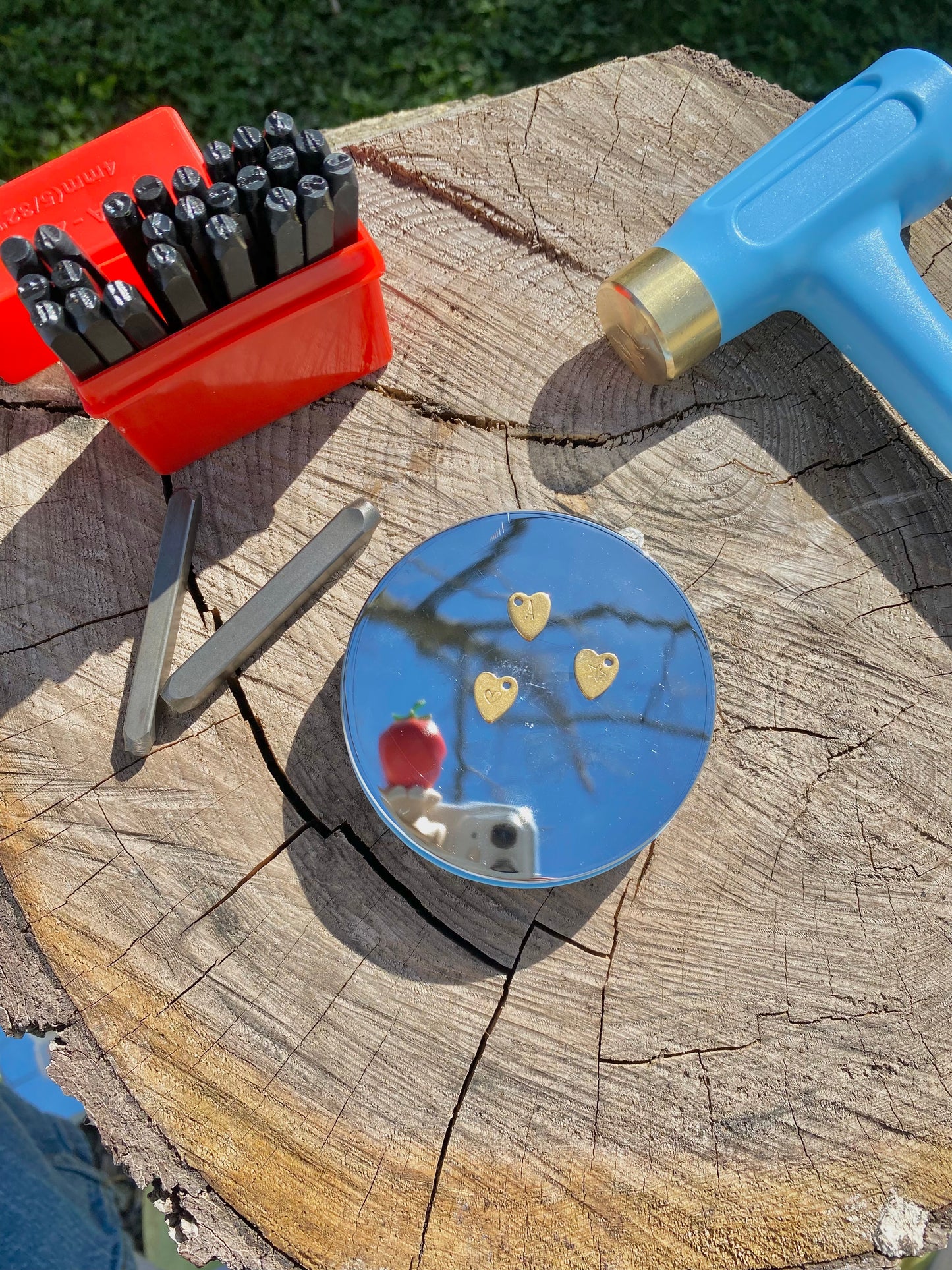 charm cœur gravé doré