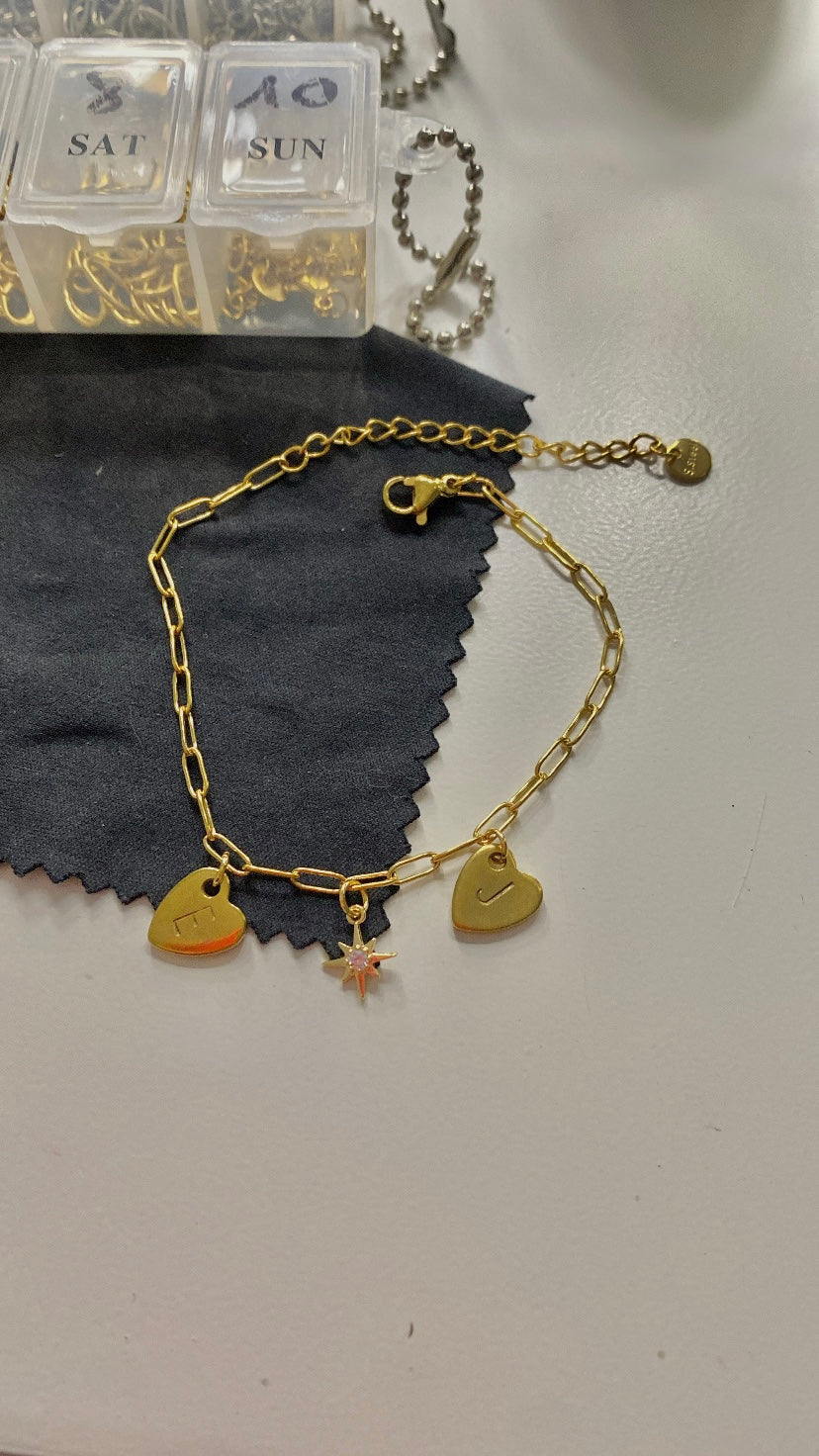 charm cœur gravé doré