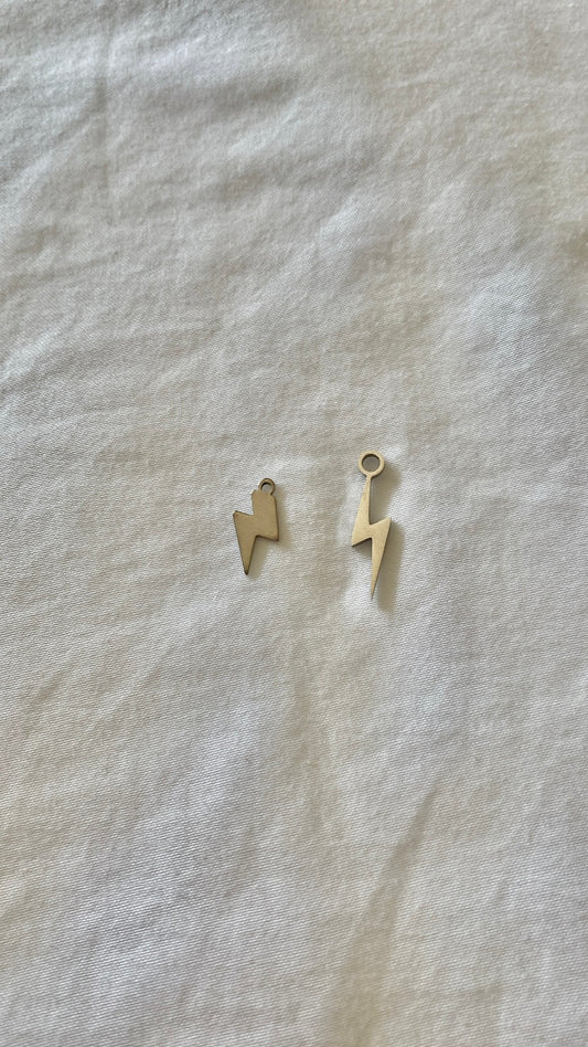 charm éclair argenté